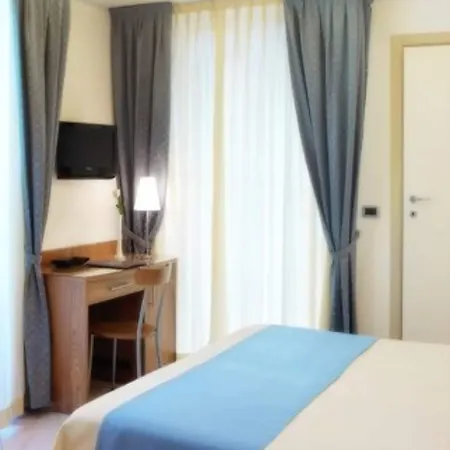 阿卡萨米亚韦尔康酒店 3* 里米尼